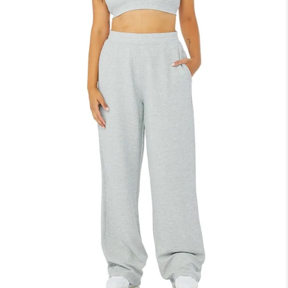 Alo Yoga Micro Waffle High-Waist Pleasant Wide Leg Pant - Athletic Heather Grey